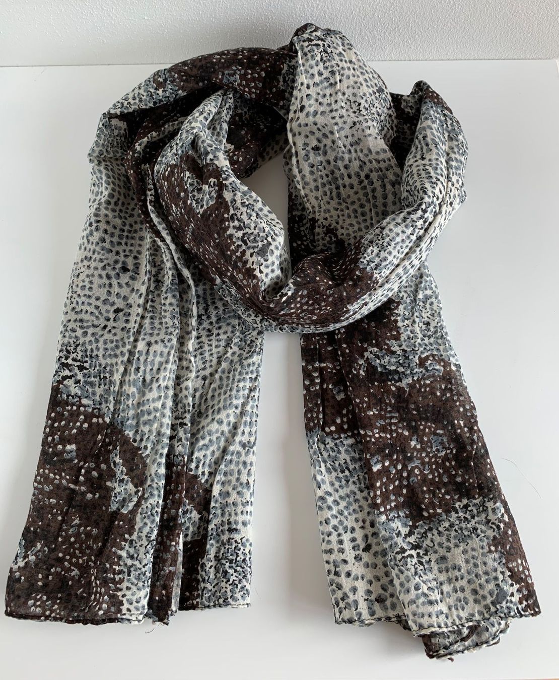 Foulard & Sciarpe: Foulard BW – Usato da Winterberg ZH venduto da vanilleinspiration
