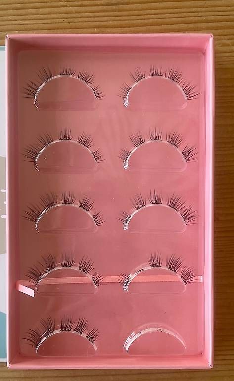 Make-up: Girl got lashes, Fake Wimpern – Nuovo (secondo la descrizione) da Winterthur venduto da Schnettli 1