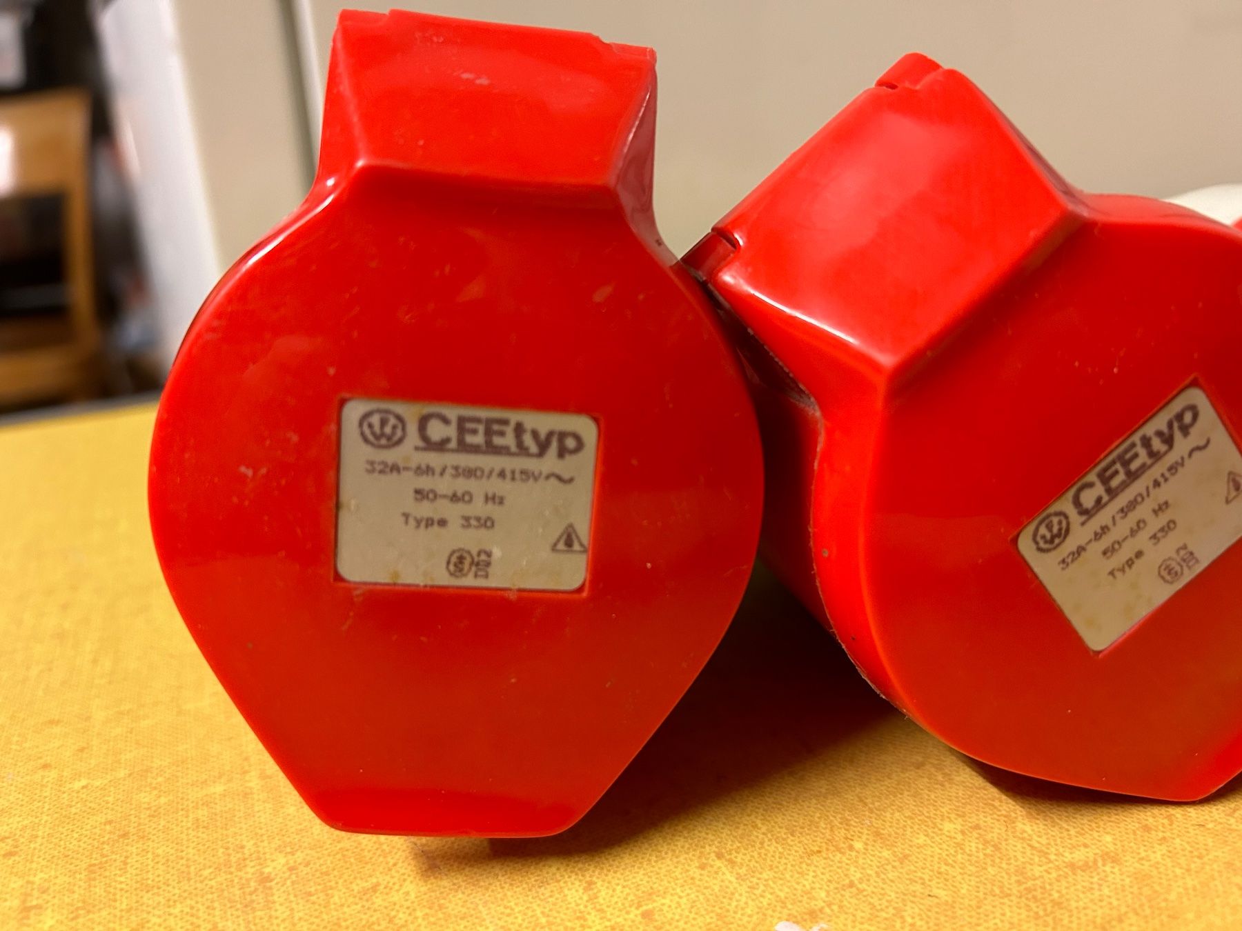 Spine: CEE Stecker Set, diverse Typen,Rot/Weiss ….. – Usato da Lanzenhäusern venduto da vic63 3
