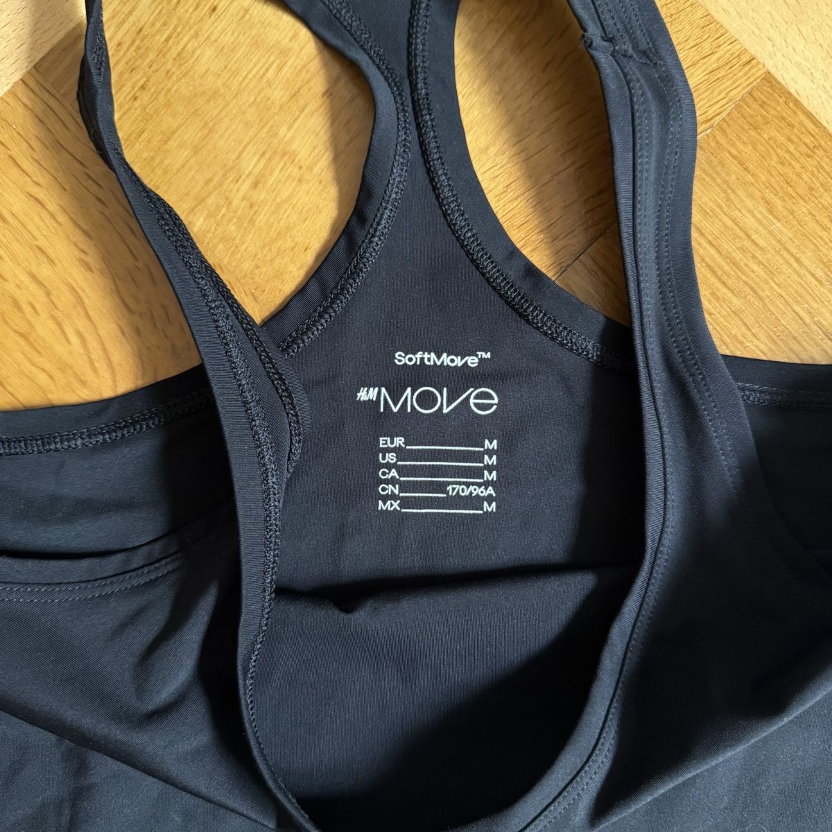 H&M Top: Black H&M Move Tank Top - Size M  – Nuovo (secondo la descrizione) da solothurn venduto da mil_ja.t 1