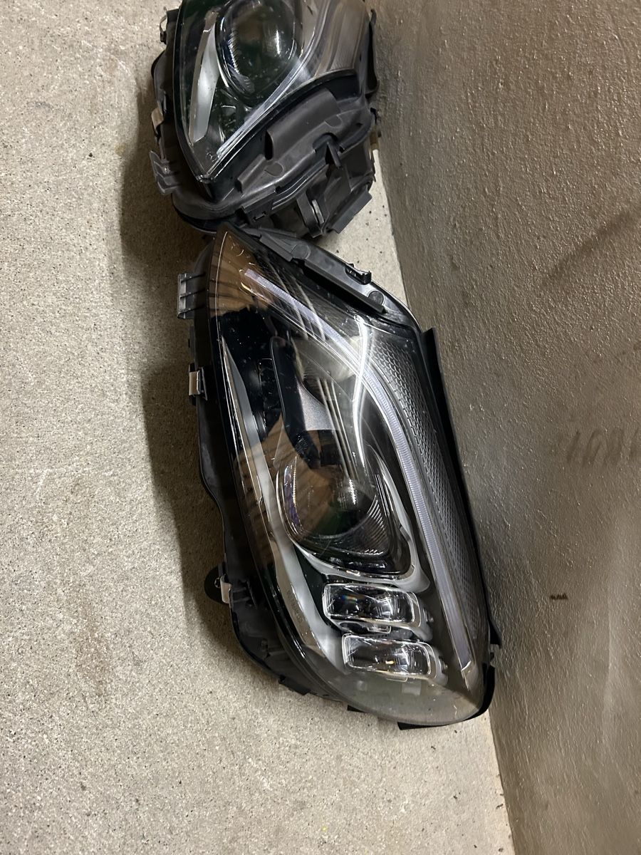 Mercedes-Benz Phares: Phare pour Mercedes AMG – D'occasion à Meyrin par Sparco05