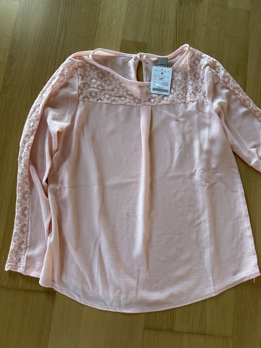 Zebra Tops: Blouse rose -NEUVE – Neuf avec emballage d'origine à Daillens par guisepa