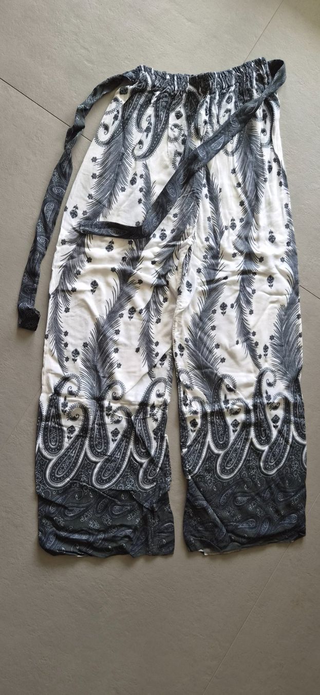 Pantaloni: Pantalon thaïlandais de plage XS – Usato da vufflens la ville venduto da Veuveclicquot
