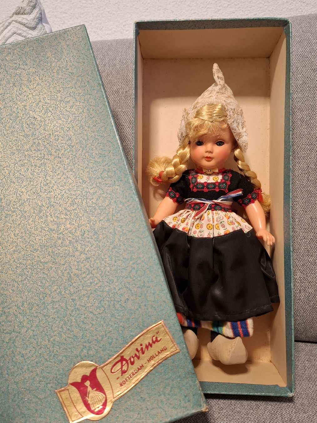 Bambole: 1940s Antique Dovina doll, in original packaging – Nuovo (secondo la descrizione) da Frauenfeld venduto da M_hk5l