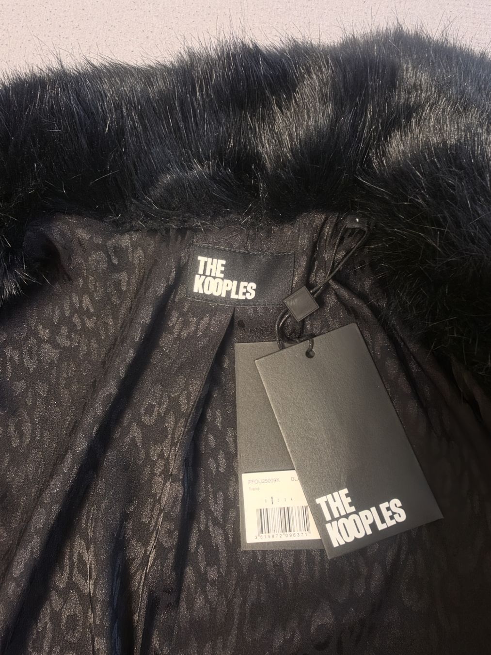 Kooples Giacche: Weiche Felljacke The Kooples – Nuovo (secondo la descrizione) da Embrach venduto da sar_dq2y 2