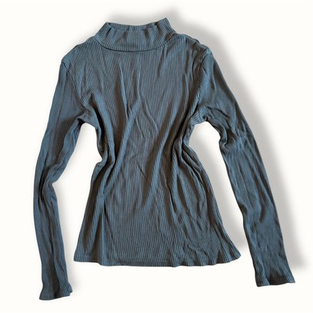 Olivgrüner Rollkragenpullover von Clockhouse
