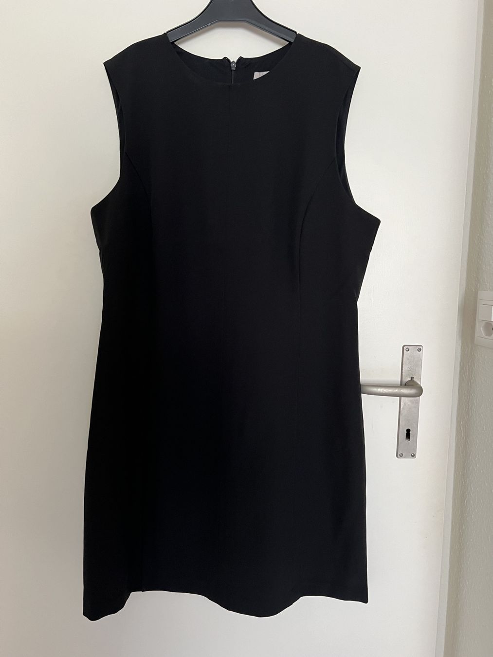 H&M Kleider: H&M Black Dress EUR M – Neu (gemäss Beschreibung) aus Horgen von linuxrp