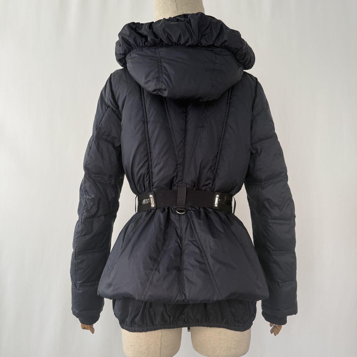 High Giacche: HIGH EVERY DAY COUTURE Down Jacket – Nuovo (secondo la descrizione) da Freienbach venduto da Avviivva_Shop 5