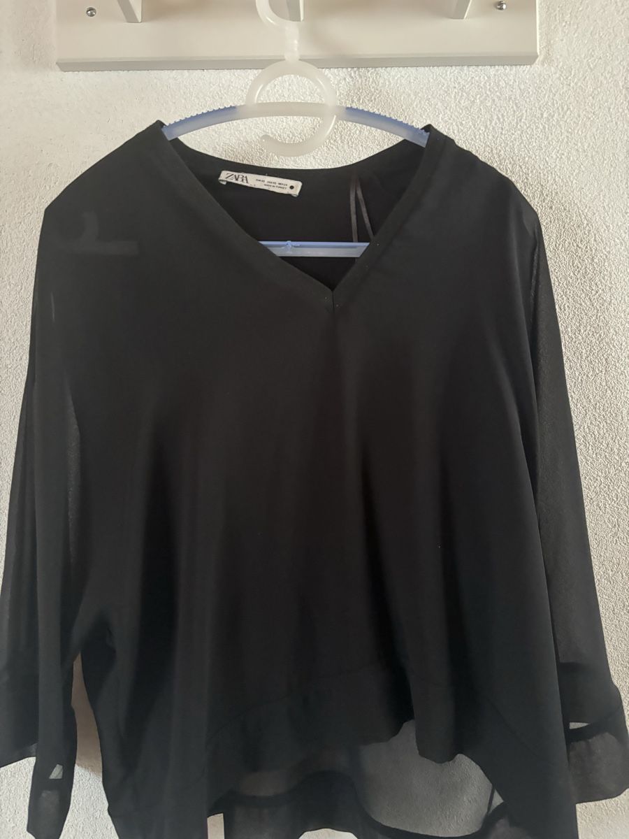 Zara Camicette: Chemisier noir Zara  – Usato da Grandvillard venduto da Elsa.Del