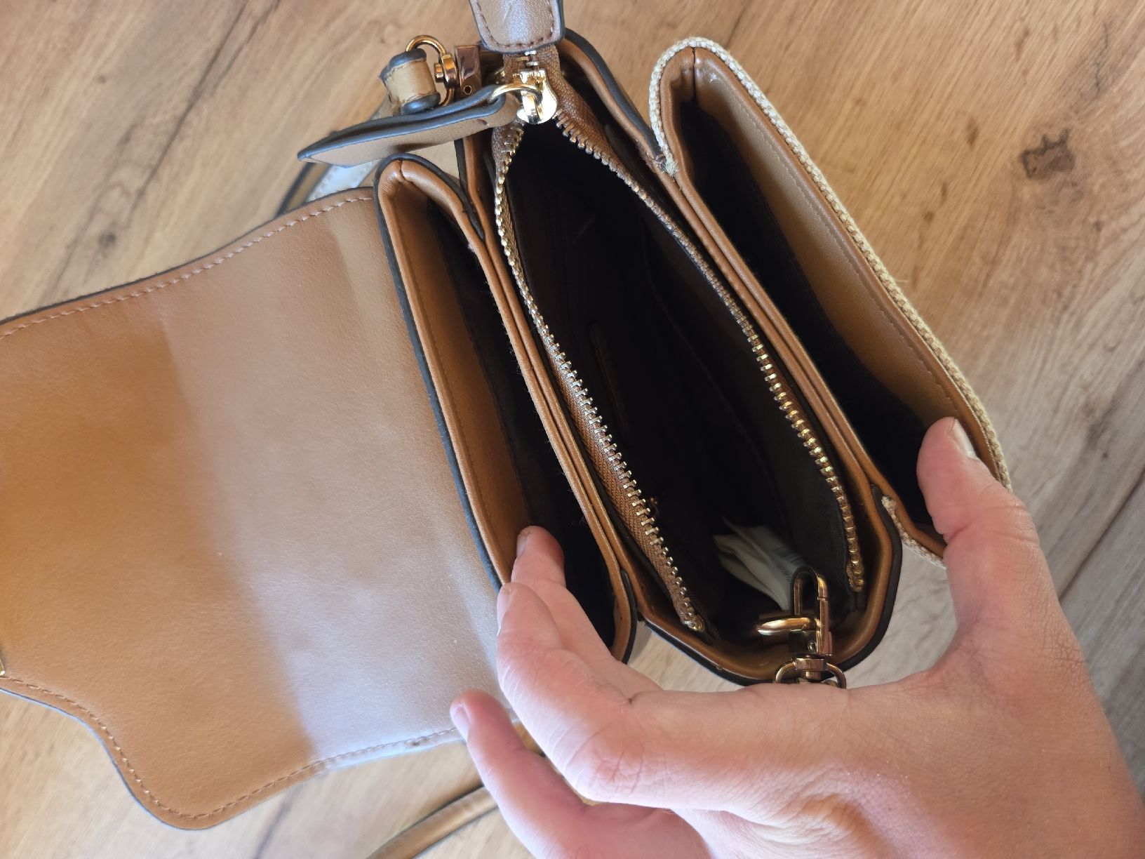 Taschen für Damen: Umhängetasche klein, Dirndl-Accessoire – Gebraucht aus Dallenwil von Lea567 4
