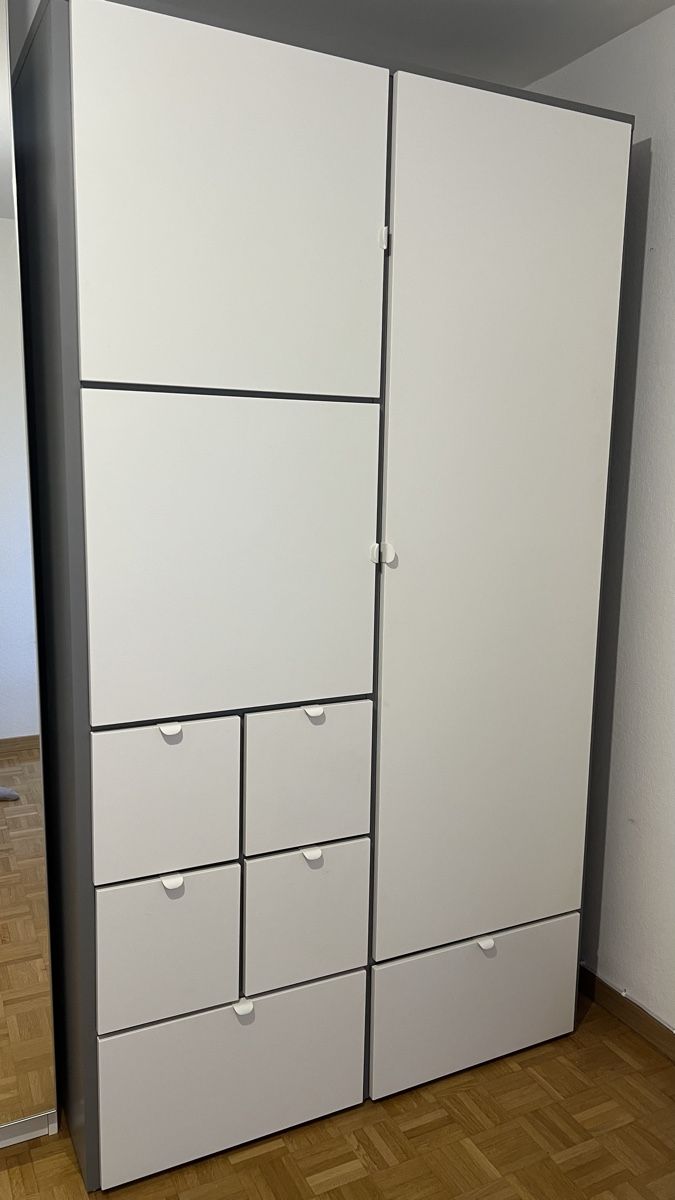 Ikea Armadi: VISTHUS Wardrobe, 122x59x216 cm – Usato da Dübendorf venduto da kat_yx9r