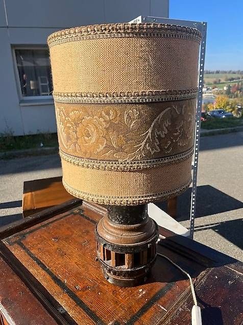 Lampade: Lampe originale sur moyeu de roue de char – Usato da Saules venduto da Pathan