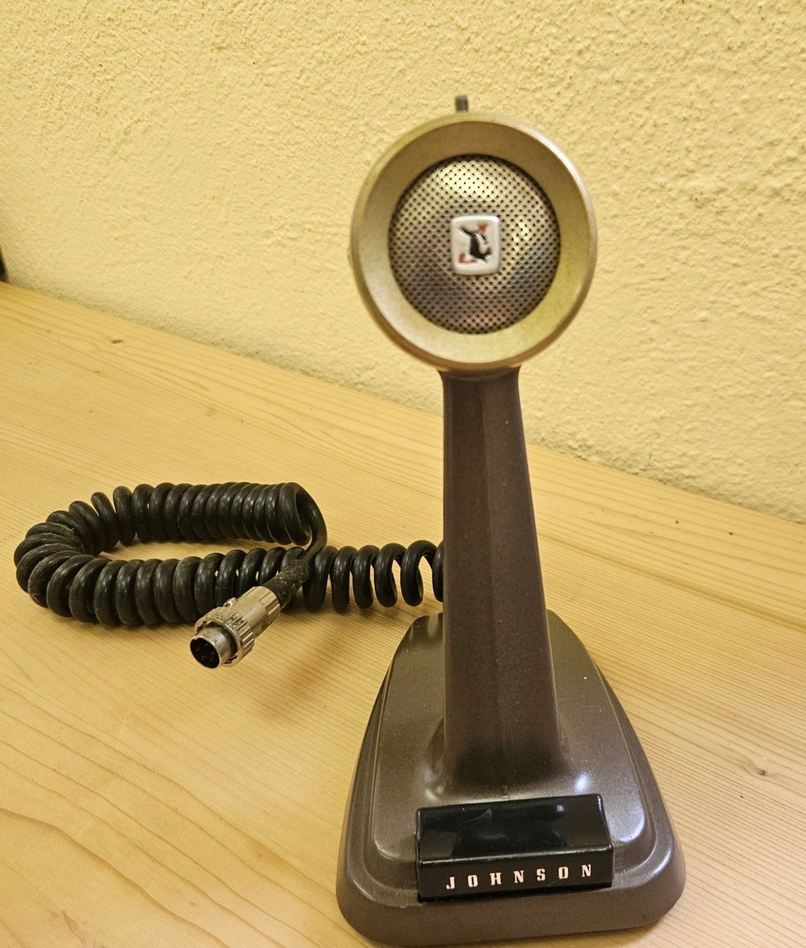 Radiocomunicazione: Johnson Viking Desk Microphone – Usato da Rüeggisberg venduto da Logitech007