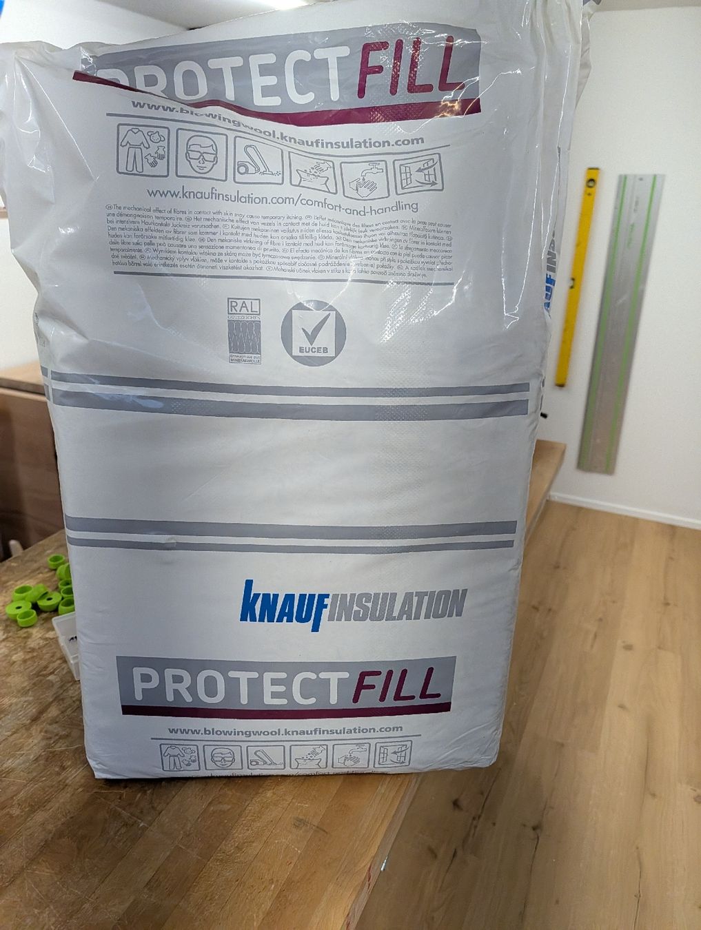 Materiale di riempimento: Knauf Insulation ProtectFill Schüttdämmung – Nuovo e nell'imballaggio originale da Staad SG venduto da seb118