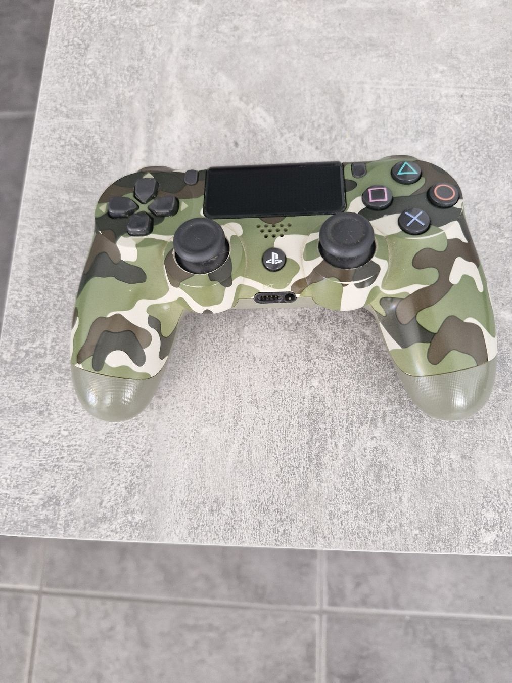 Sony Manettes: ps4 controller – D'occasion à Zuchwil par silvermoon74