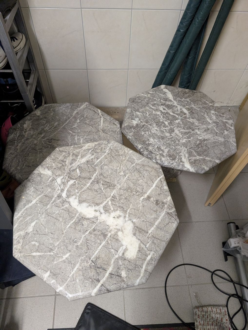 Tische: Marmortisch Massiv 8eckig 3er Set – Gebraucht aus Bettwiesen von cocog1818 1