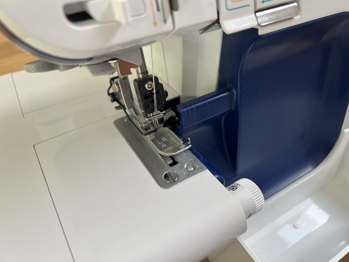 Brother Macchine da cucire: Brother Overlock 4234 D – Usato da Zwingen venduto da SandraMaccauso 3