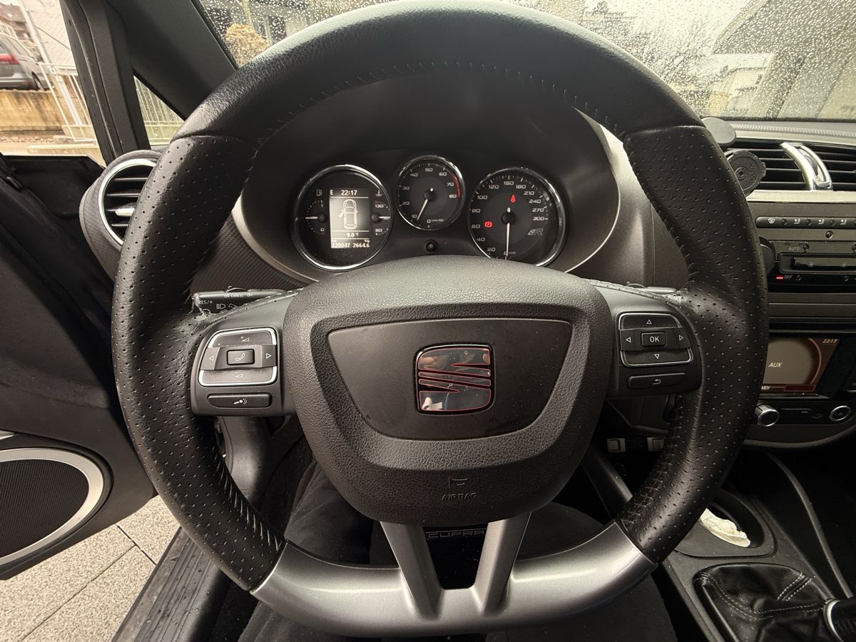 Seat Automobili: Seat Leon R evo 2012, Grey – Nuovo e nell'imballaggio originale da Wängi venduto da gou_n78c