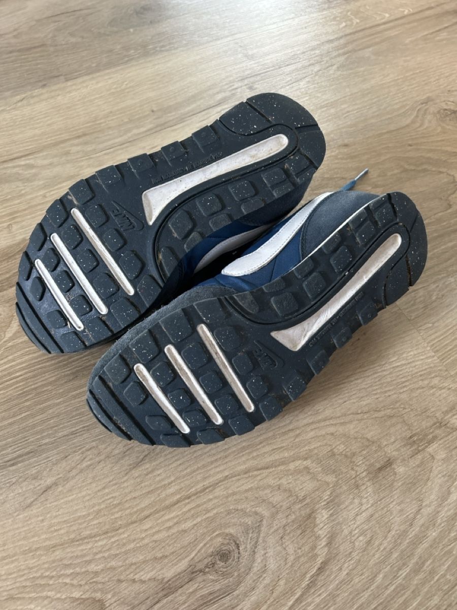 Nike Schuhe für Jungen: Nike Freizeitschuh Sneaker Gr. 38.5 – Gebraucht aus Gelterkinden von Sab_la85 1
