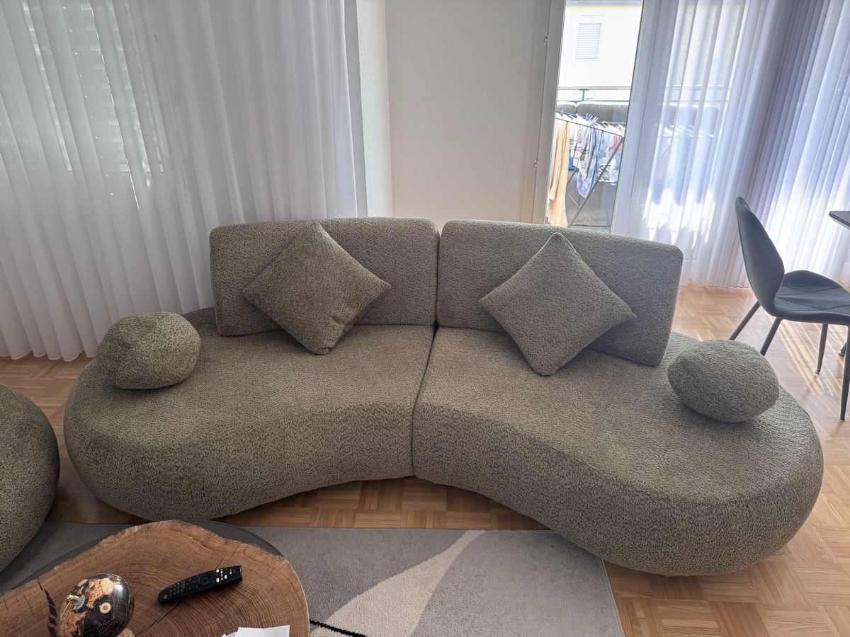 Sofas: 3 und 2 Sitz Sofa – Neuf (Voir description) à Winterthur par Led1on 1