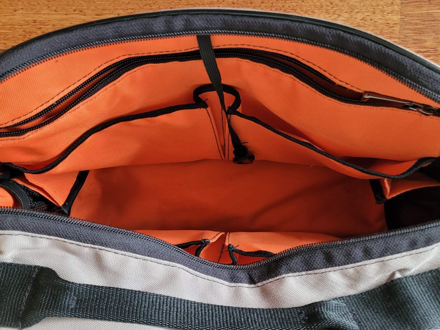 Rossis Taschen: Wickeltasche von Rossi's – Gebraucht aus Herrliberg von Jummi 5