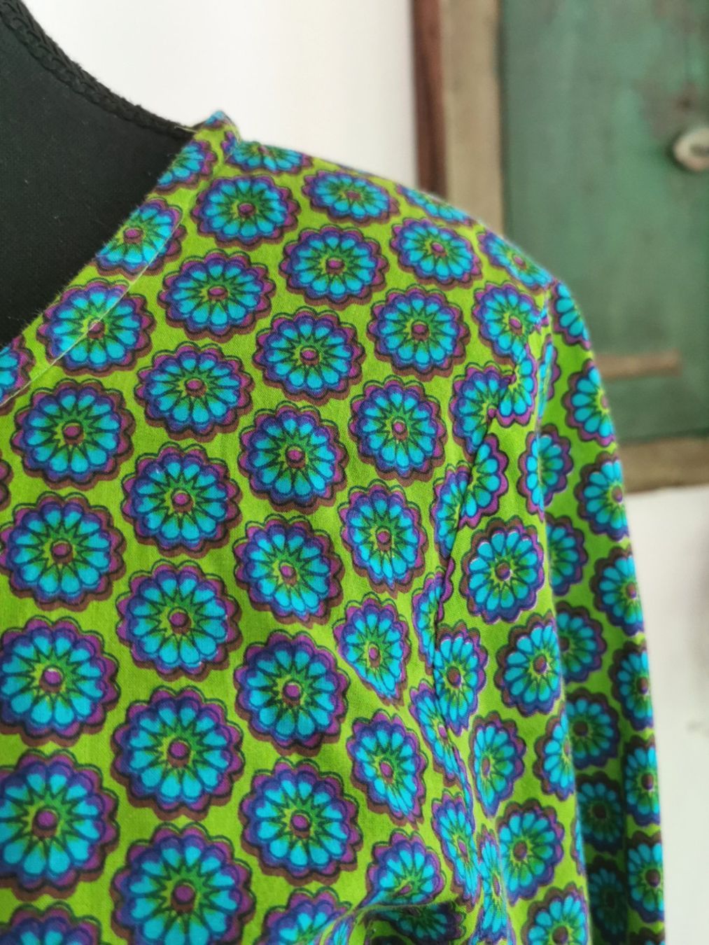 Vestiti: Wunderschönes Kleid im Retromuster Gr. M – Usato da gachnang venduto da tibus1 1
