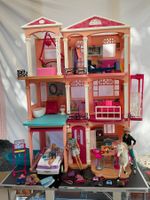 Barbie Spielhaus mit diversem Zubehör!