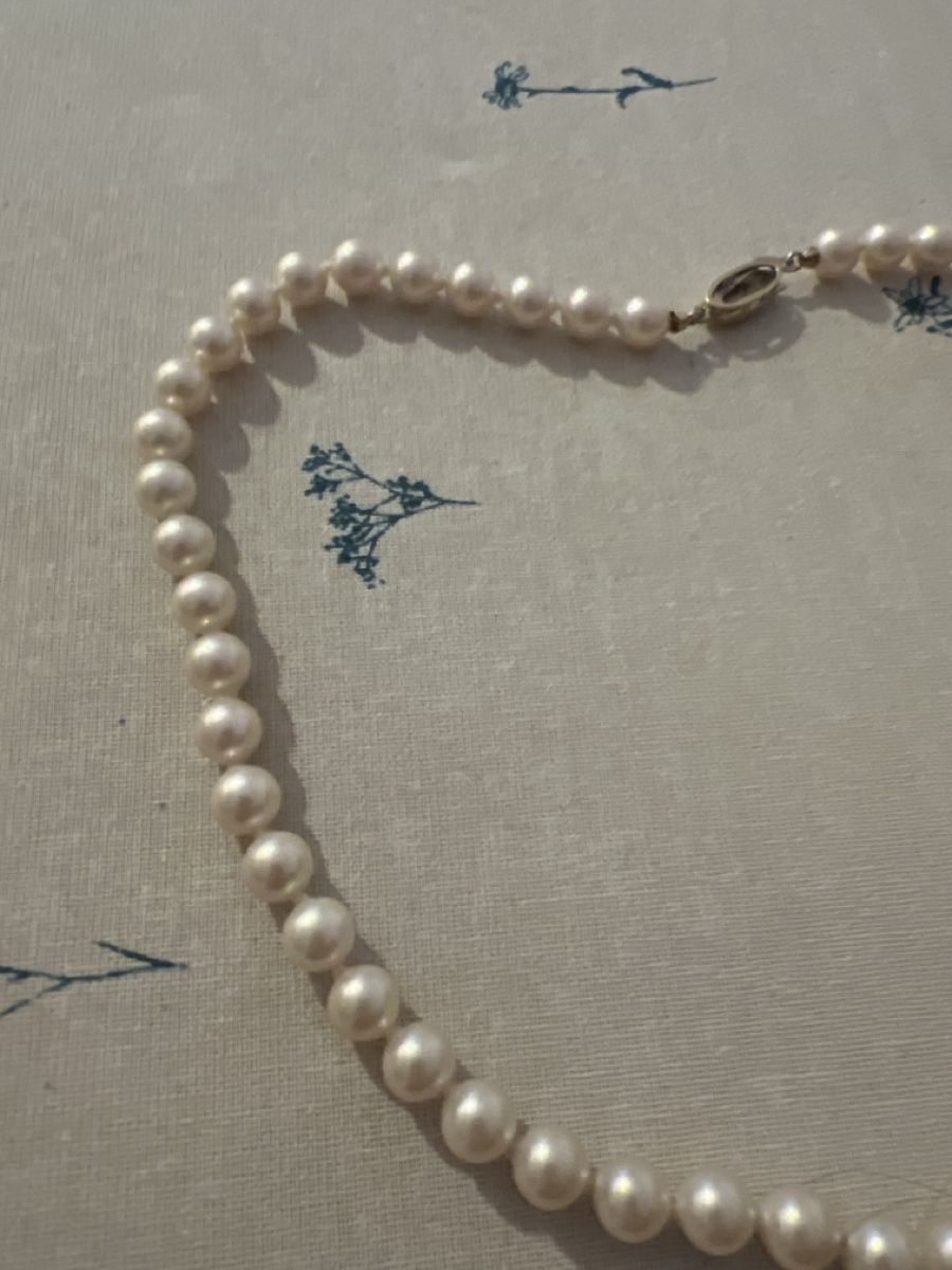 Catenine: Perlenkette kurz guter Zustand – Usato da Olten venduto da AtelierSecondhand23 3