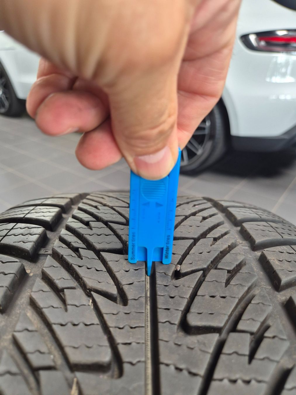 Volkswagen Pneus & Roues: Winterräder 20" VW Touareg – D'occasion à Winterthur par WEWi-Ersatzteile 3