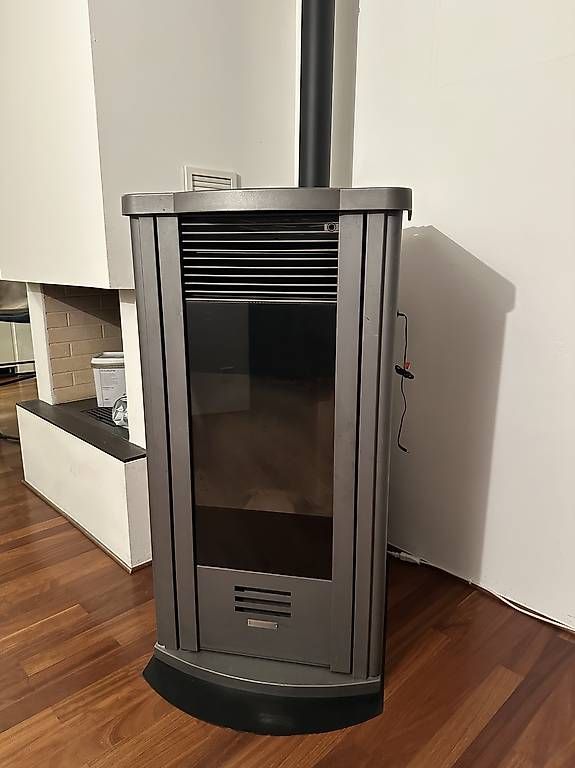 Poêles de chauffage: Stufa pellet Montegrappa 13kw – D'occasion à Tenero par jga_hv52