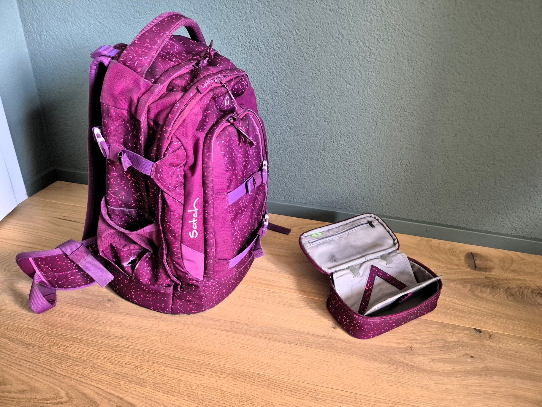 Satch Kindertaschen: Satch Schulrucksack lila mit Etui – Gebraucht aus Aarburg von Wobbler20 1