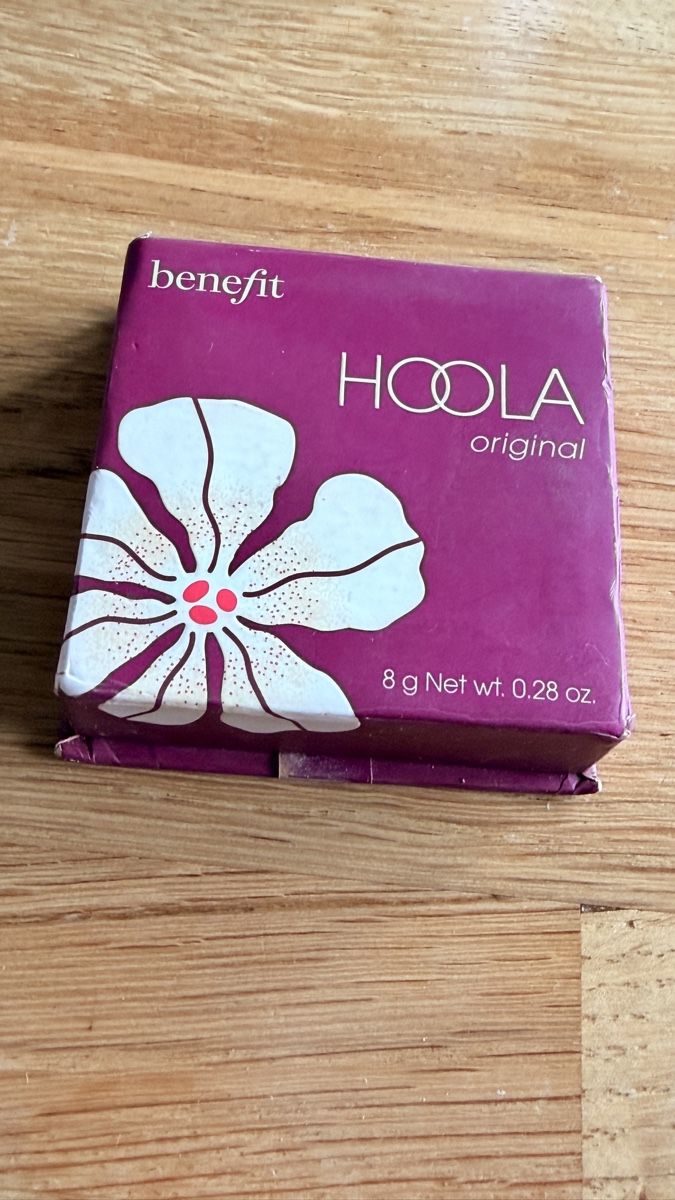 Benefit Make-up: Poudre bronzante Benefit Hoola original – Usato da Bulle venduto da LeMoleson 1