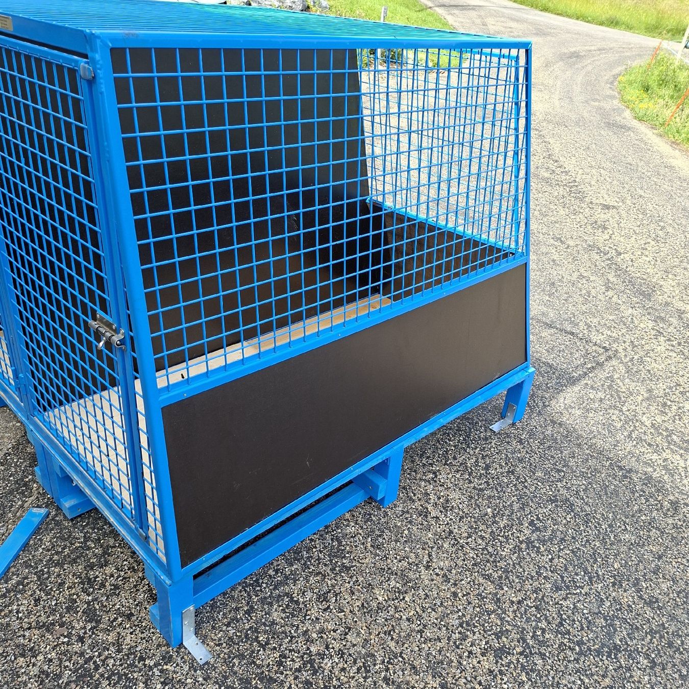 Gabbie, trasporto & Sicurezza: grosse Hundebox mit Untergestell – Usato da pfaffhausen venduto da xani01 2