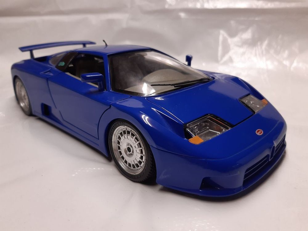 Bugatti EB110 1991 noire 1/18 Bburago Burago - Label Emmaüs