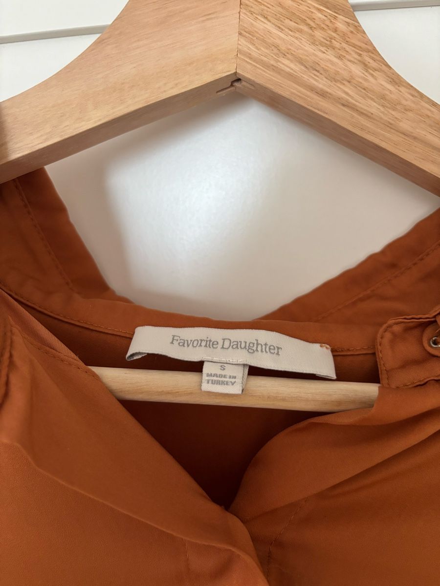 Blusen: Favorite Daughter Rust Button-Down - Size Small - Chic! – Gebraucht aus Zürich von emb_fp8m 1