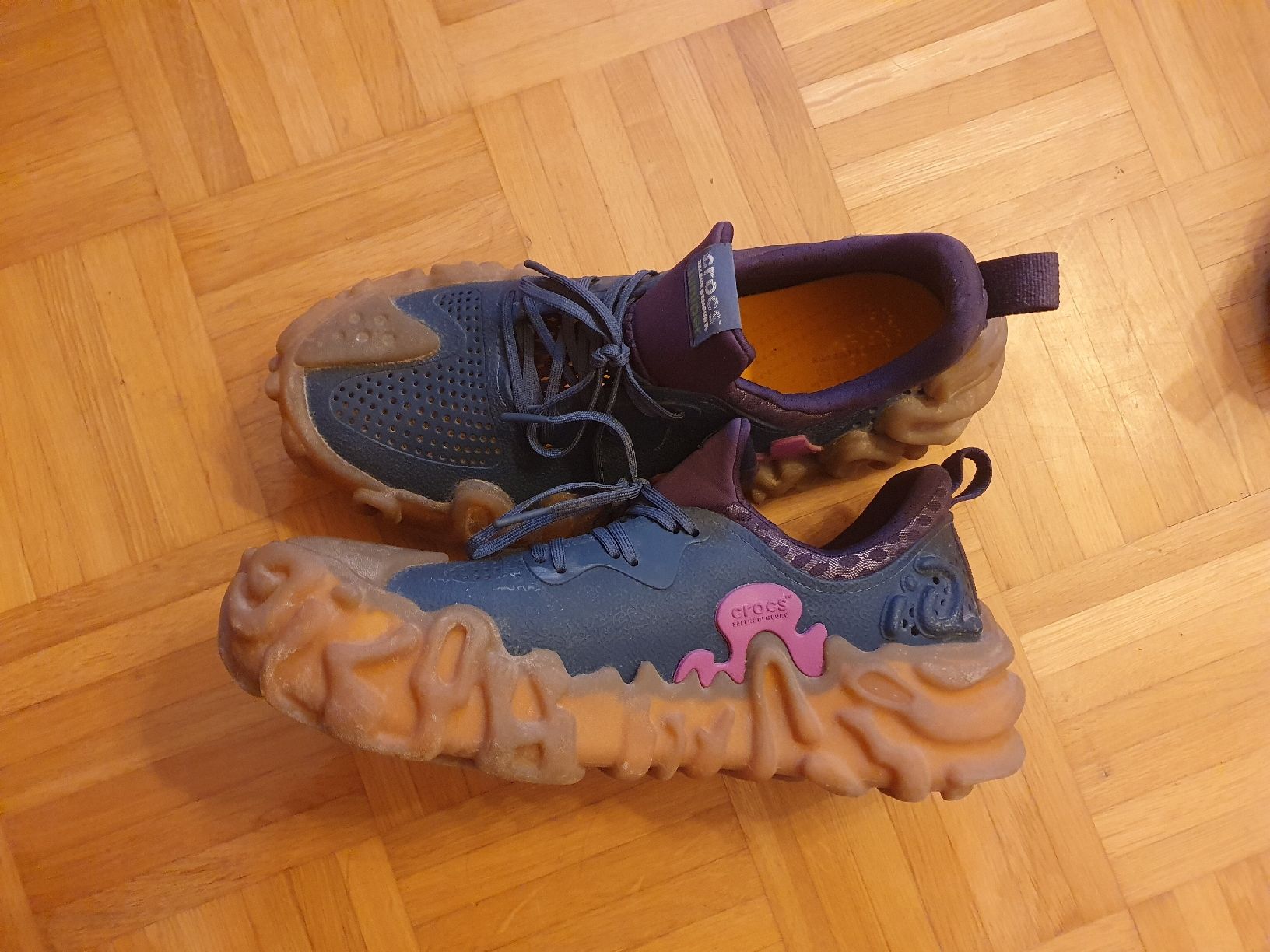 Crocs Scarpe da uomo: Crocs: salehebembury x juniper - Grösse 45 – Nuovo (secondo la descrizione) da Sennhof (Winterthur) venduto da Lexaagirl 3