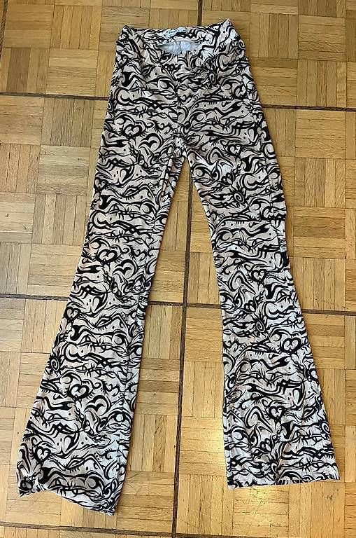 Pantaloni: Pantalons ado taille S – Usato da Vevey venduto da vela33 1