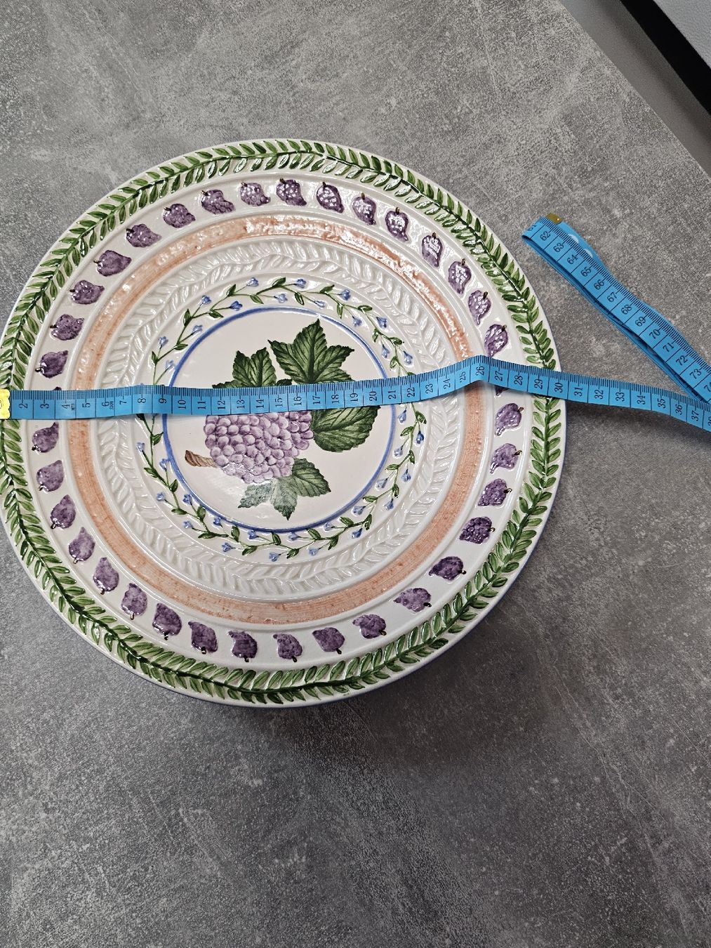 Piatti di portata: Handbemalter Keramikteller mit Traubenmotiv, Vintage – Usato da Herzogenbuchsee venduto da tgi_rln7 3