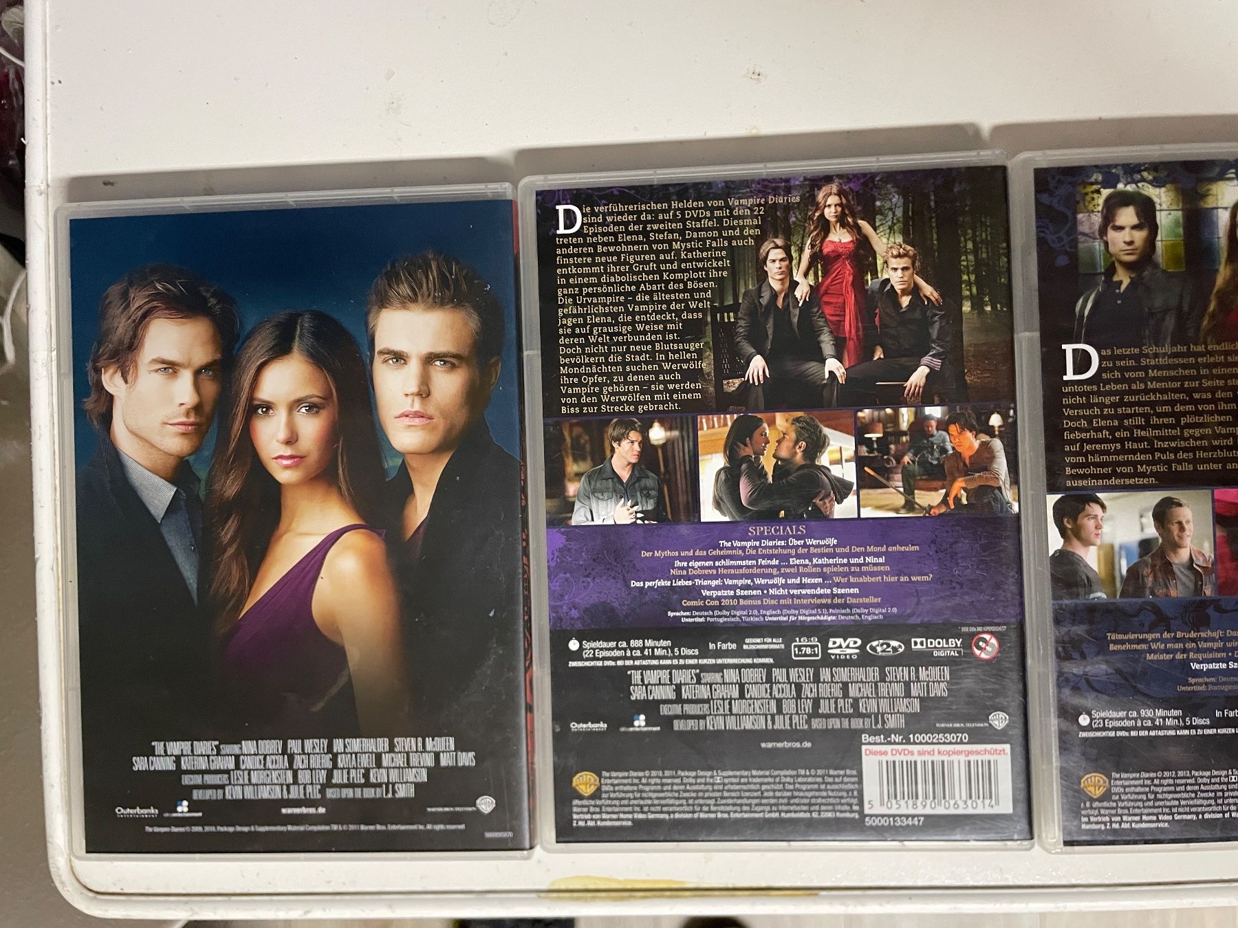 Tutti i DVDs: The Vampire Diaries 1-4 – Usato da Muri b. Bern venduto da AdidasCollector 4