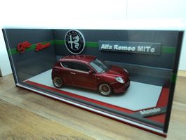 Alfa Romeo MiTo 1/43 in handgefertigter Präsentationsvitrine