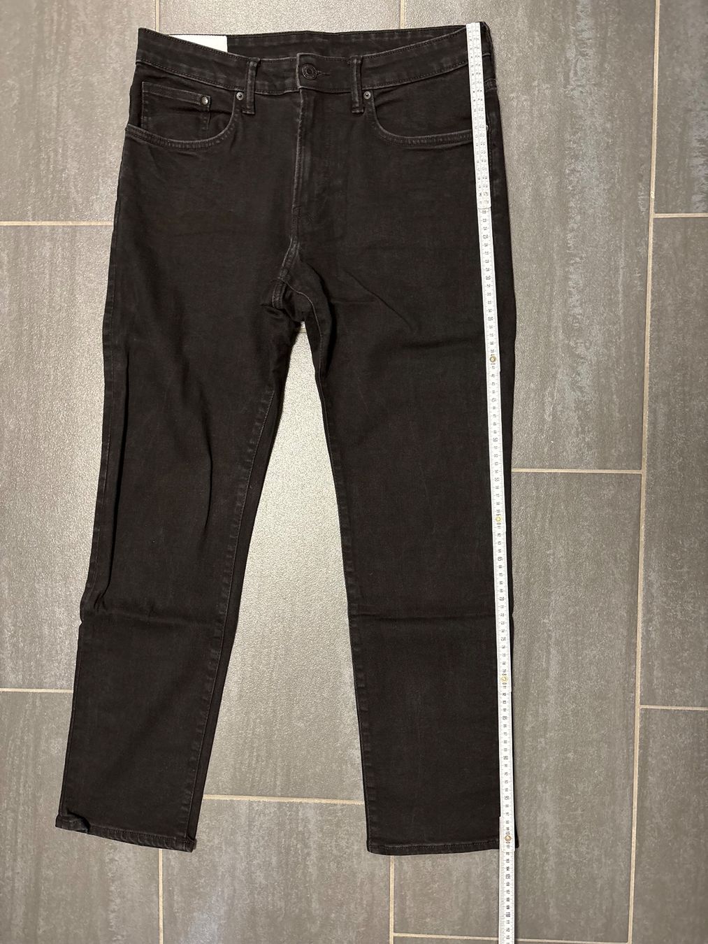 H&M Jeans: H&M Regular Fit Jeans 33/32 – Nuovo (secondo la descrizione) da Rümlang venduto da svent 6