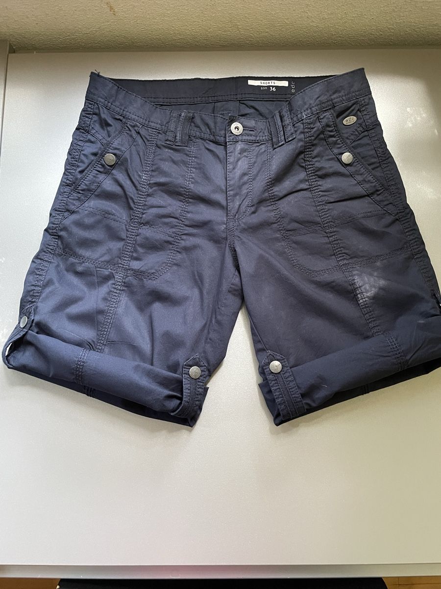 Esprit Pantaloni: Edc Esprit) Bermudas/Shorts 36 dunkelblau – Usato da Bertschikon Gossau venduto da kel_wf2y 8