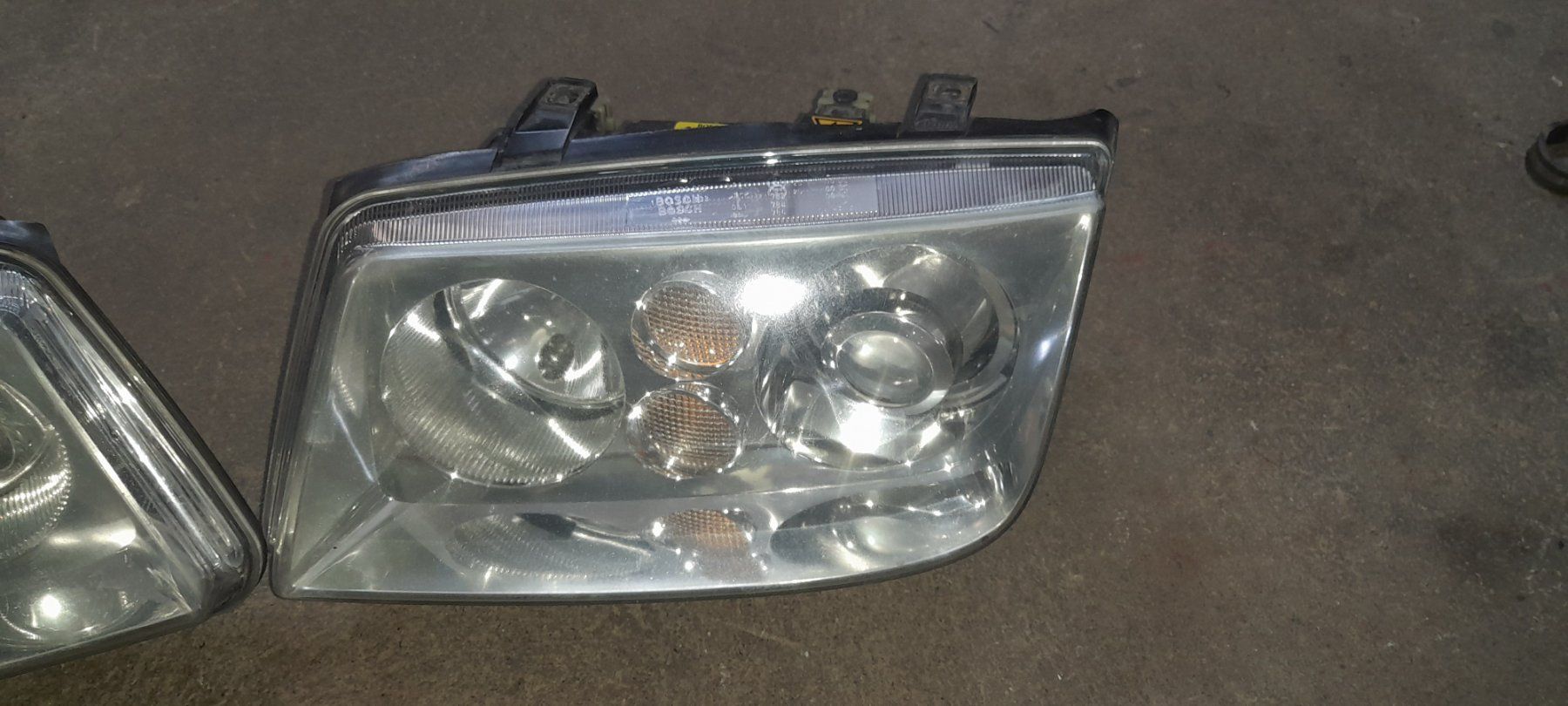 Fari: Xenonscheinwerfer VW Bora – Usato da Cham venduto da vento9 1