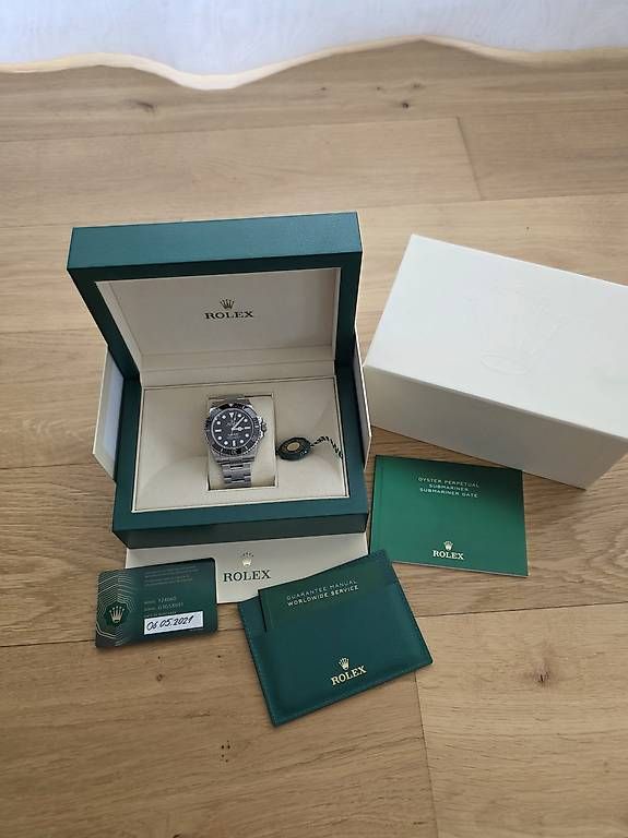 Rolex Montres: Rolex Submariner 124060 Full Set – D'occasion à Kriens par A.I.V