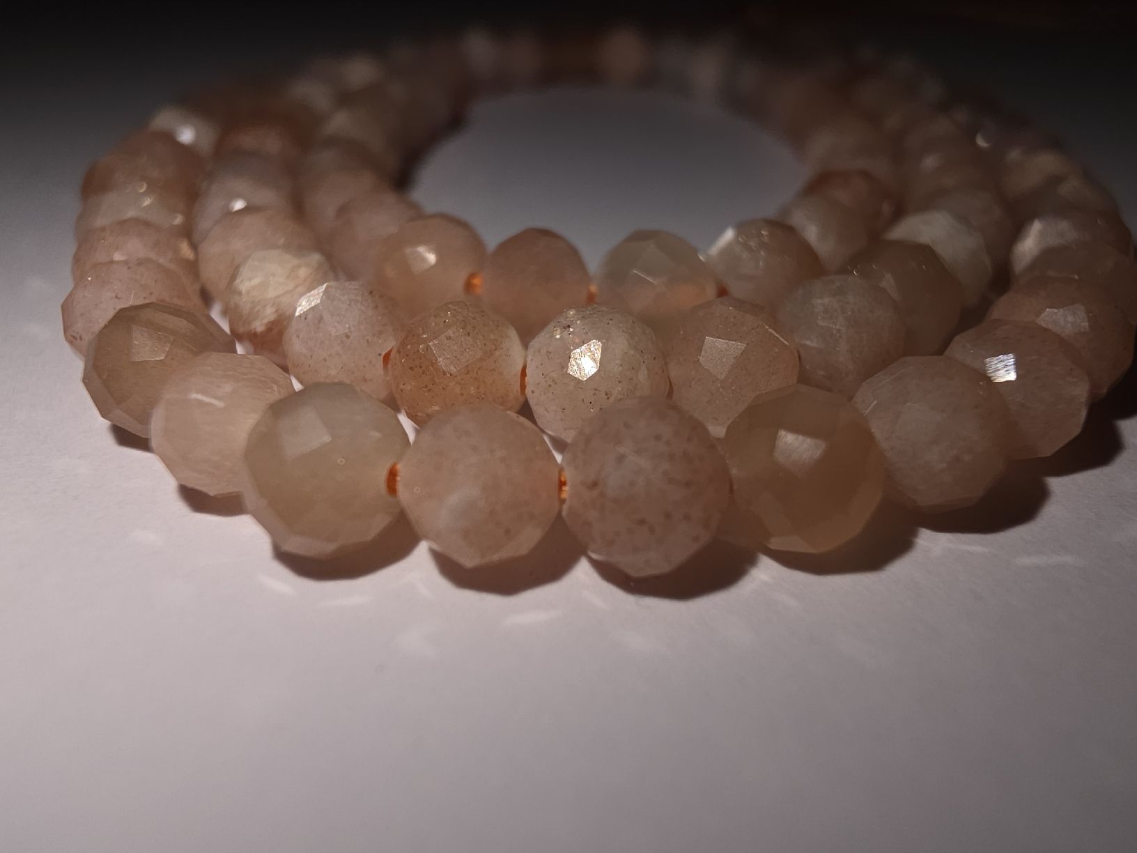 Minerali & Pietre curative: Sonnenstein facettiert 4, 4mm. Strang – Nuovo e nell'imballaggio originale da Menziken venduto da Mirager