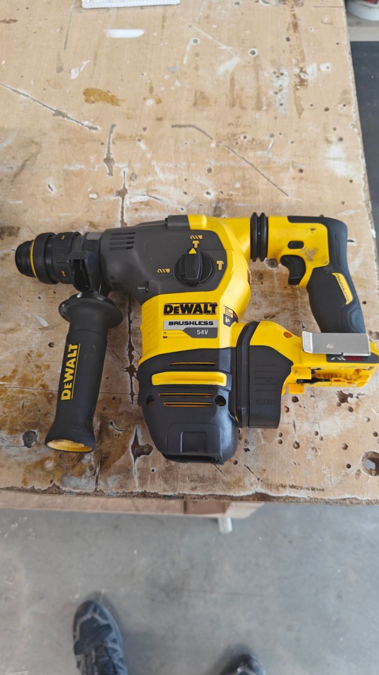 Dewalt Tutti gli attrezzi: Dewalt Akku Schlagbohrmaschine DCH334 – Usato da Waldkirch venduto da Jerom77 2