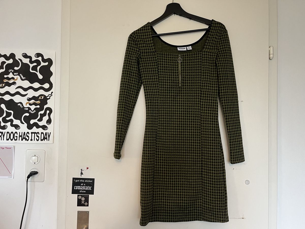Vestiti: Grünes Kleid - M – Nuovo (secondo la descrizione) da Glattbrugg venduto da JP1998