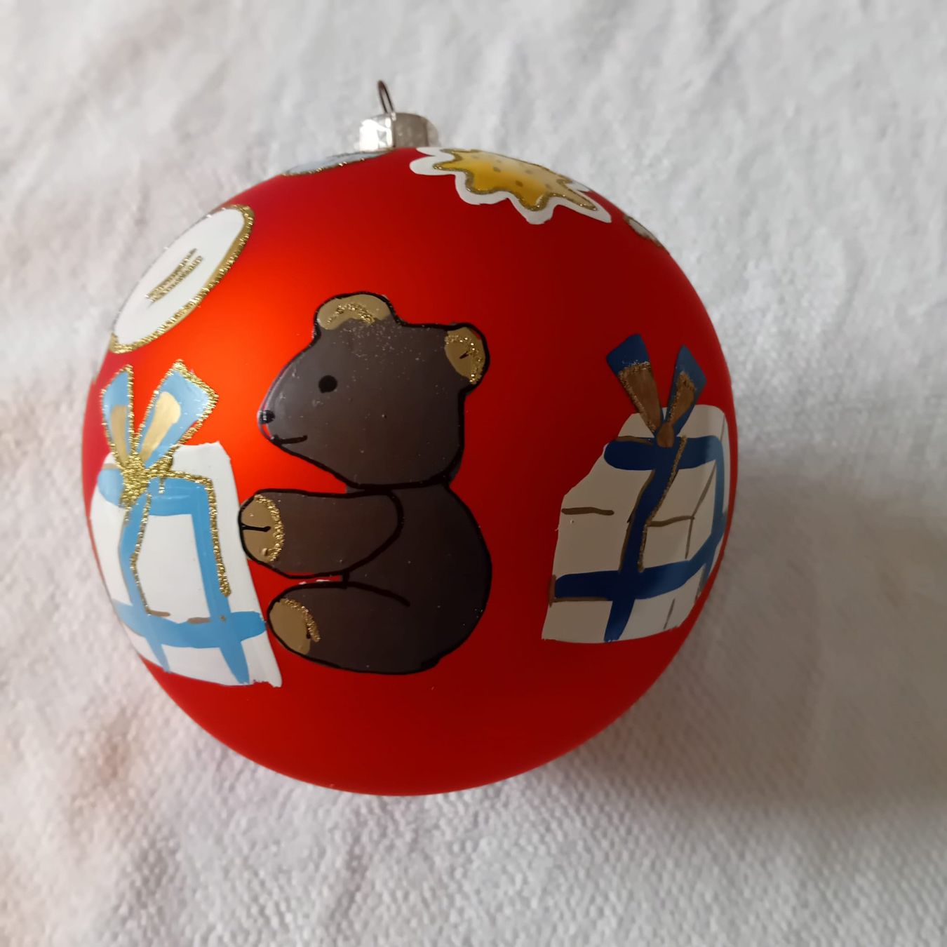 Tutte le decorazioni: Handbemalte Weihnachtskugel mit Teddybären & Geschenk – Usato da Ganterschwil venduto da zaz_h9b6 1