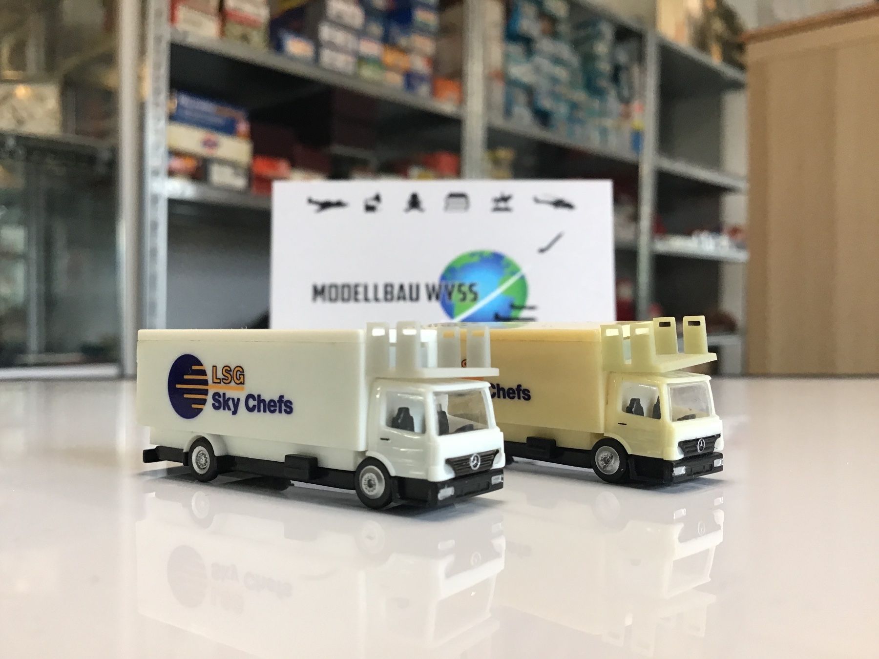 Herpa Modellbausätze & Standmodelle: LSG Sky Chefs Modellauto-Set - 1:200 – Gebraucht aus Männedorf von Modelle-aller-Art 2