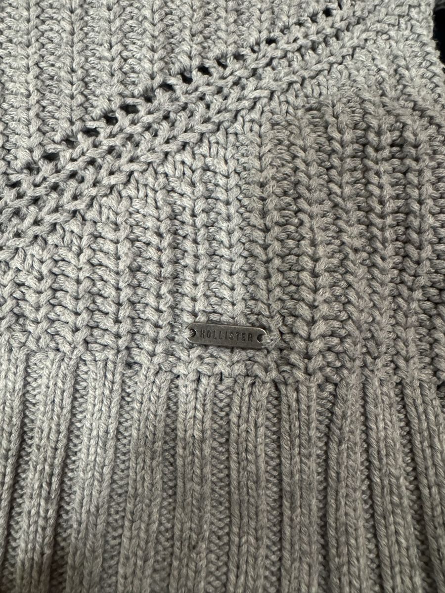 Pulls & Sweat-shirts: Pullover grau  – D'occasion à Pfäffikon ZH par aitm_00 4